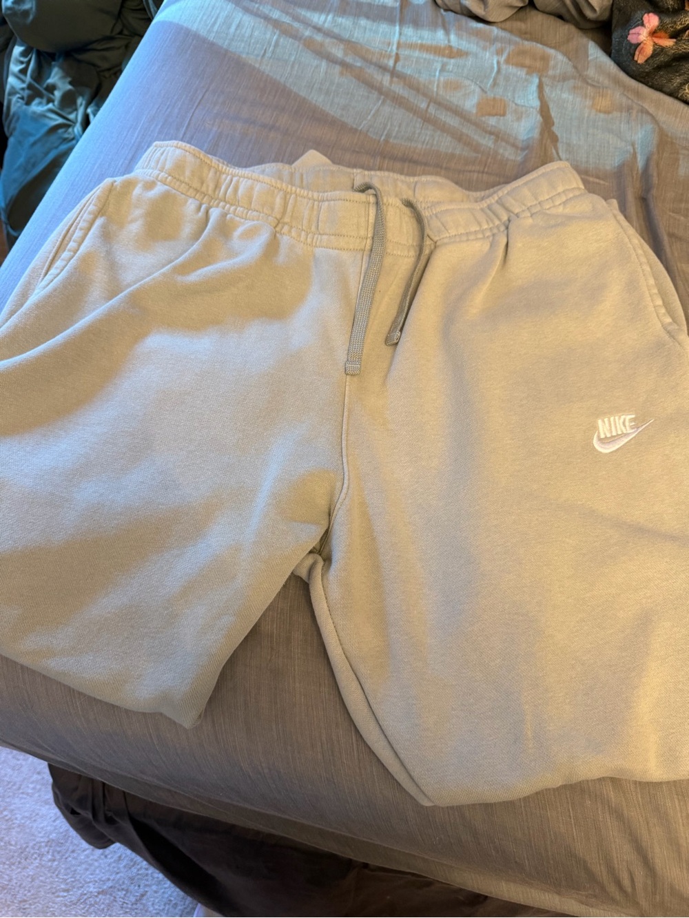Nike Women’s light blue Fleece Sweatpants with Drawstring